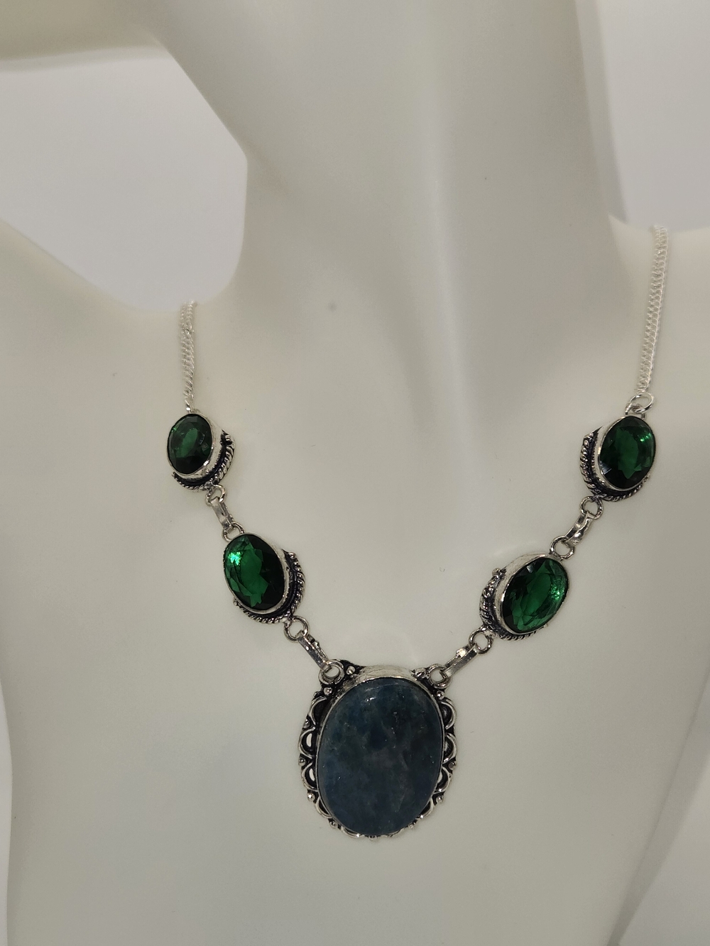 Handmade Apatite & Green Quartz Necklace - Picture 6 of 9
